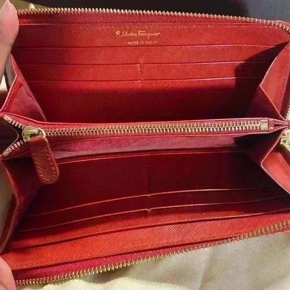 Ferragamo Zip Wallet w/ Dust Bag - Picture 8 of 11